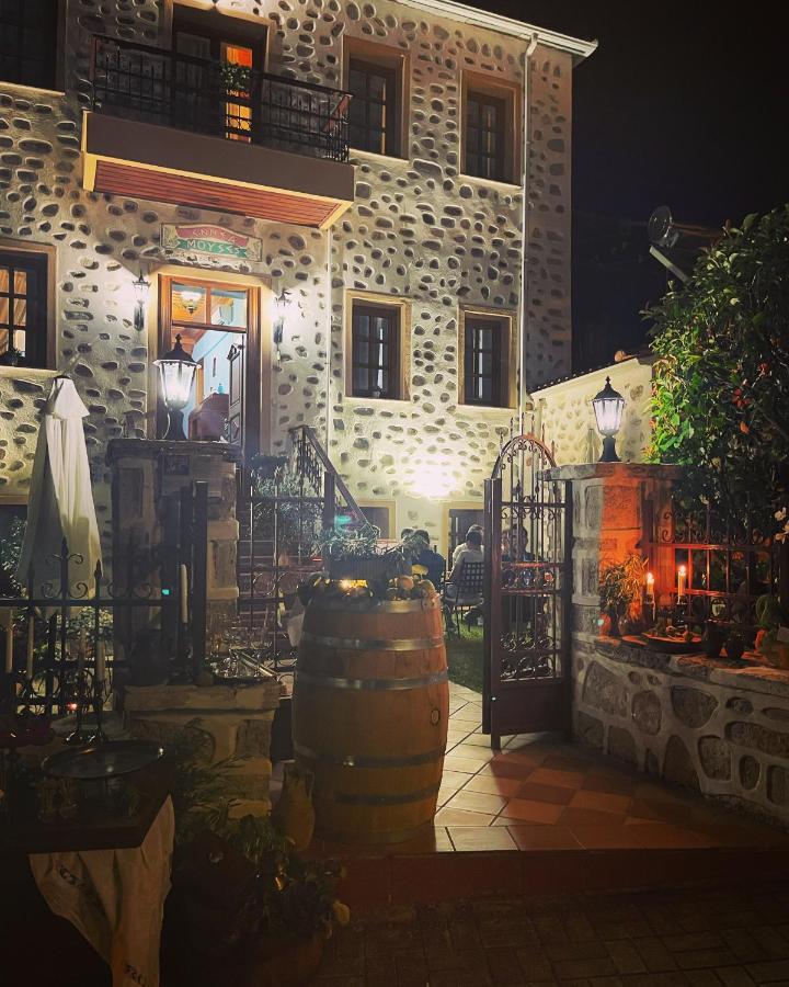 Εννεα Μουσεσ Παραδοσιακός Ξενώνας Velventos Exterior photo